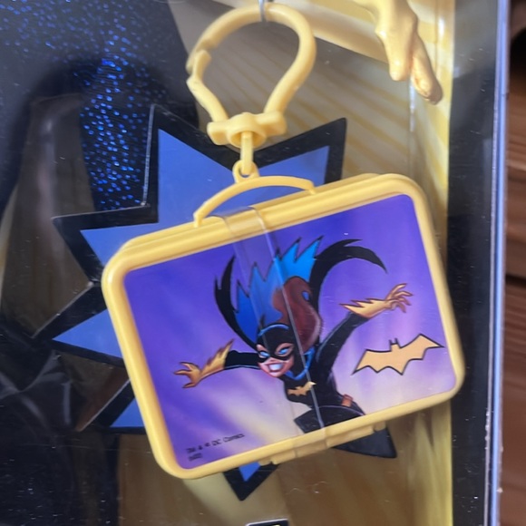 NRFB Batgirl Barbie from Batman animated series - Picture 3 of 4